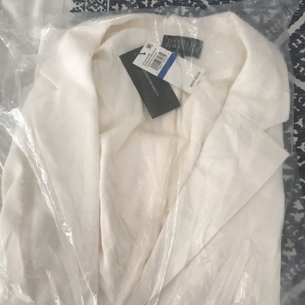 Danielle Bernstein White Blazer NWT - Picture 6 of 8
